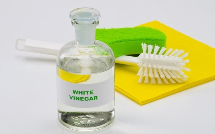 Windows Cleaner Recipe with Vinegar